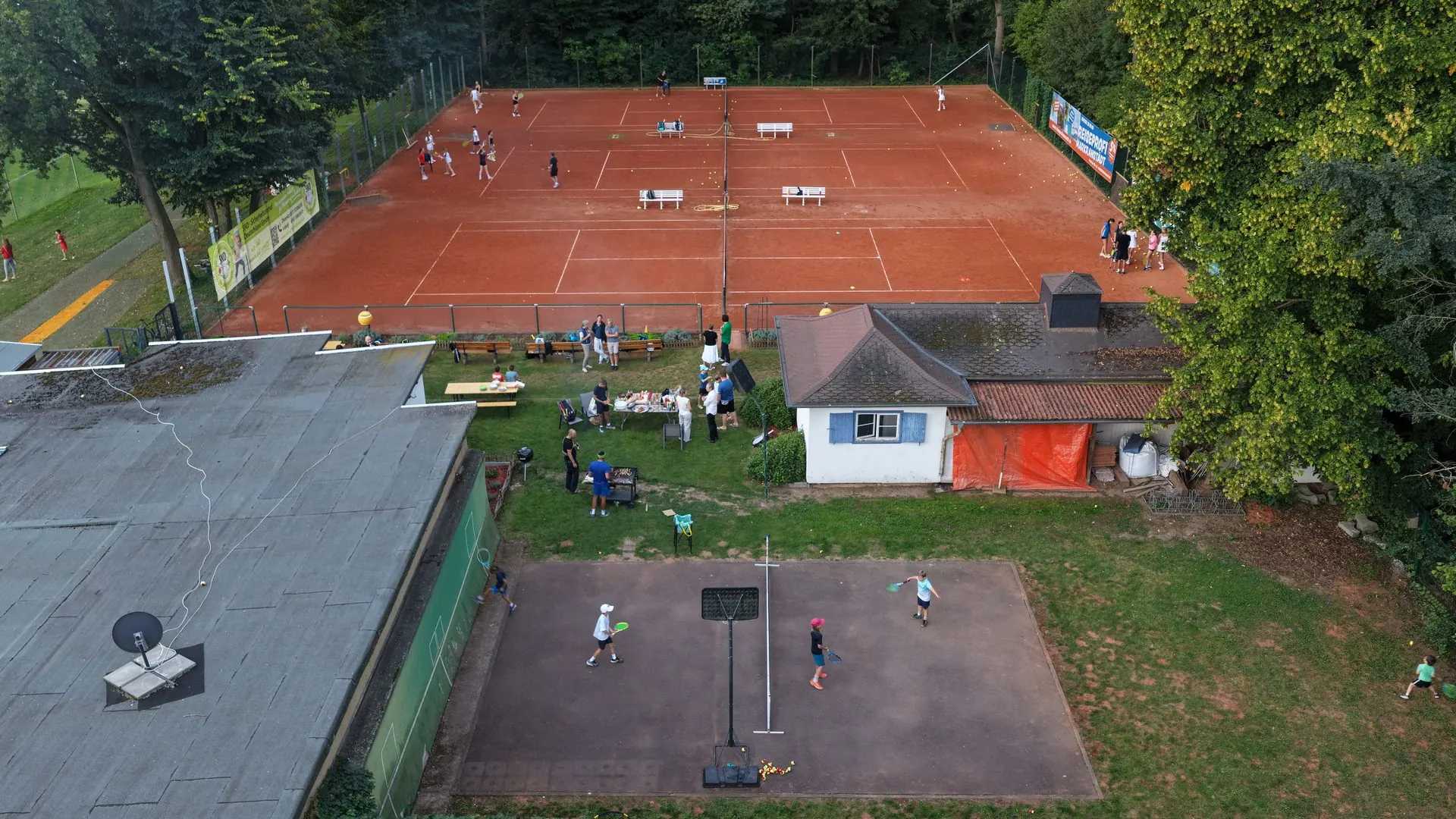 Vereinsfest und Training auf der Anlage des TSV Markkleeberg aus der Luft