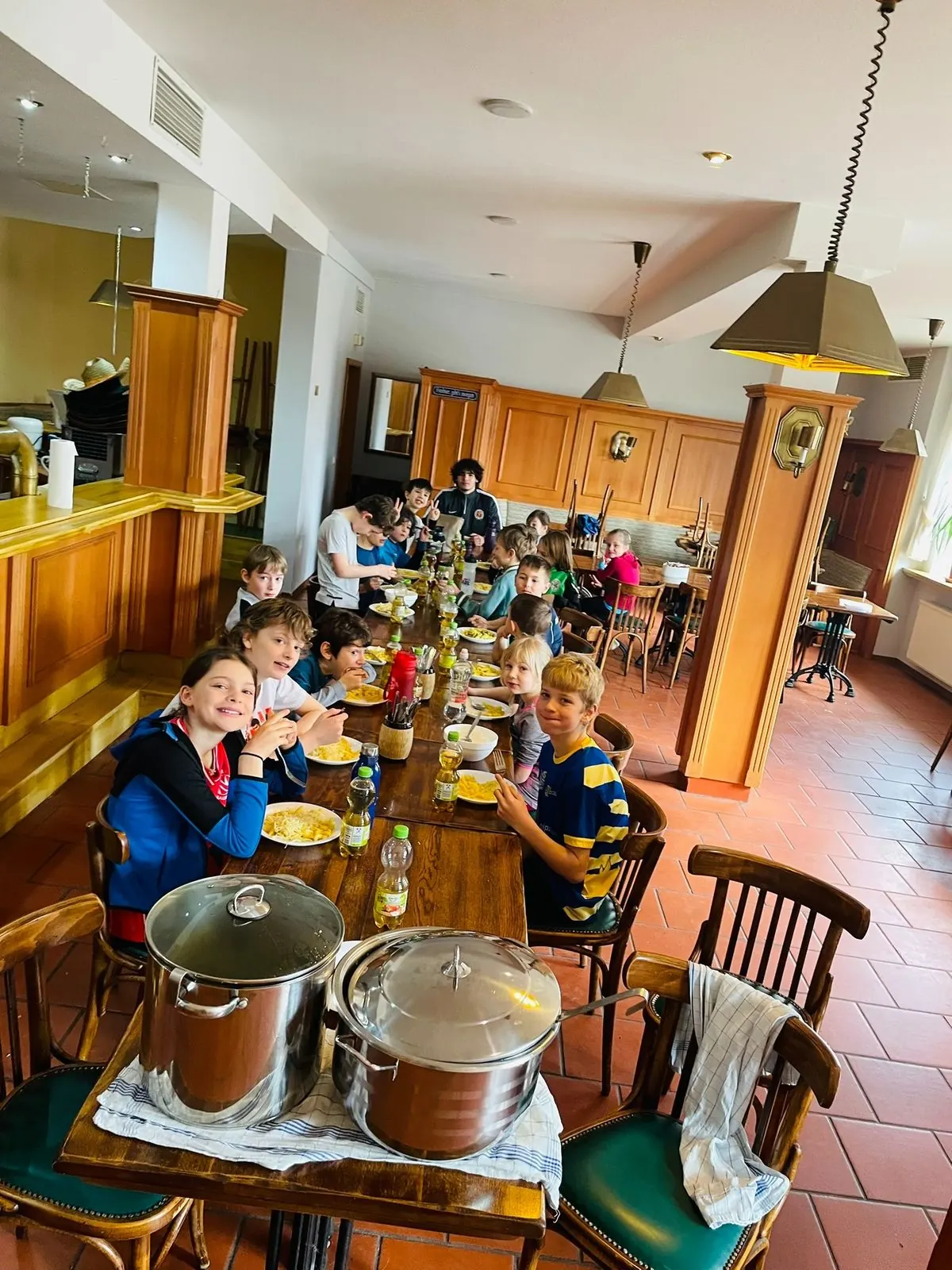 Gemeinsames Mittagessen im Vereinsheim