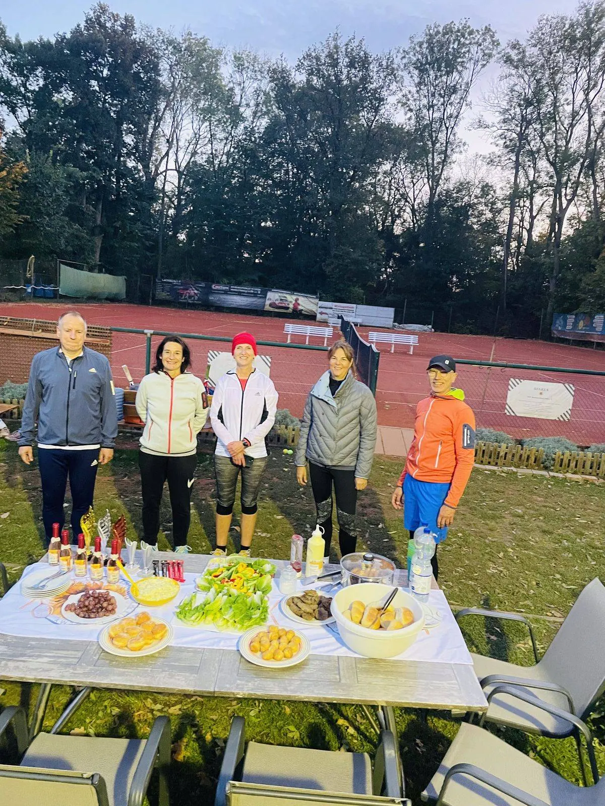 Gemeinsames Abendessen nach dem Training