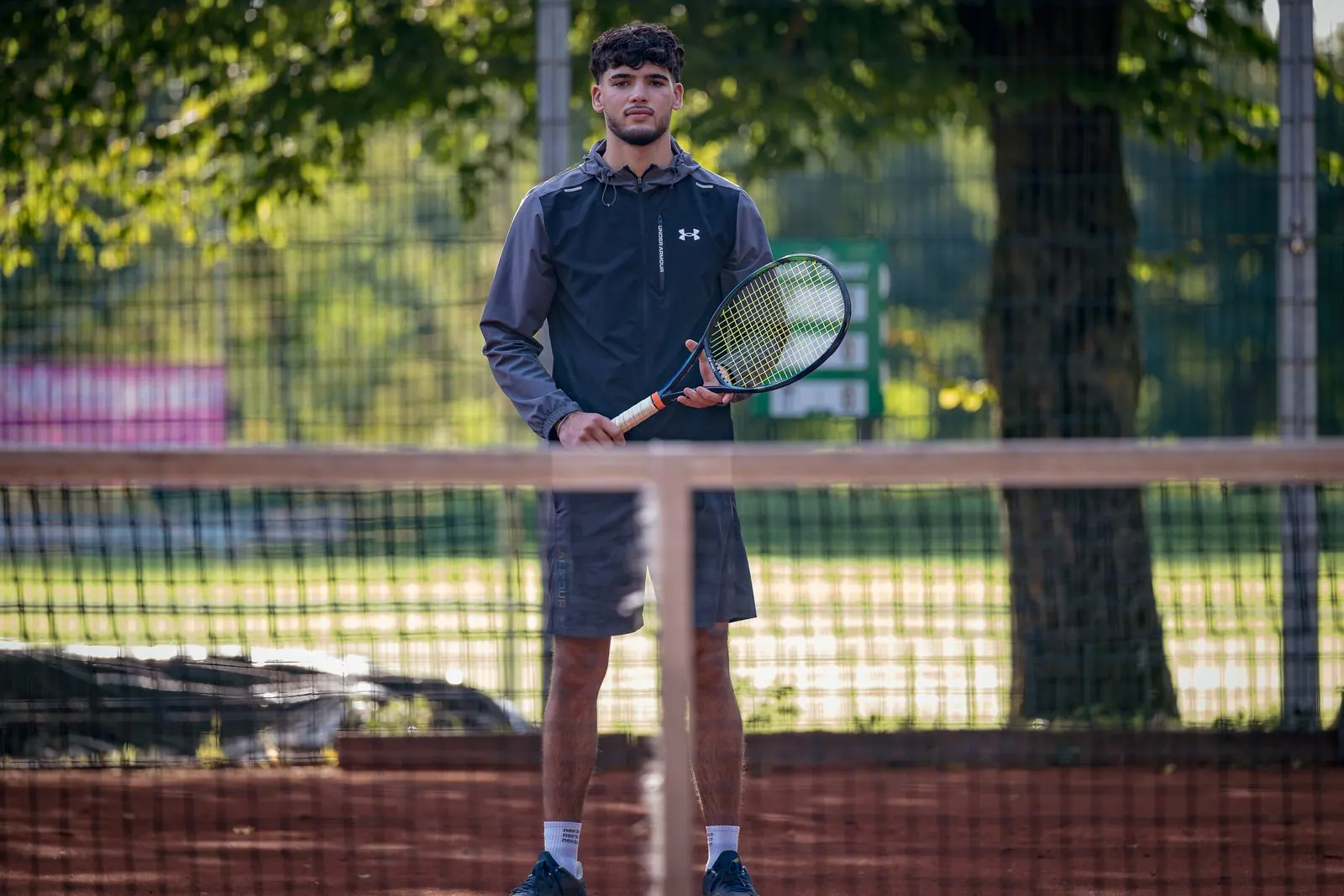 Trainer Yazdan Shirzady mit Schläger