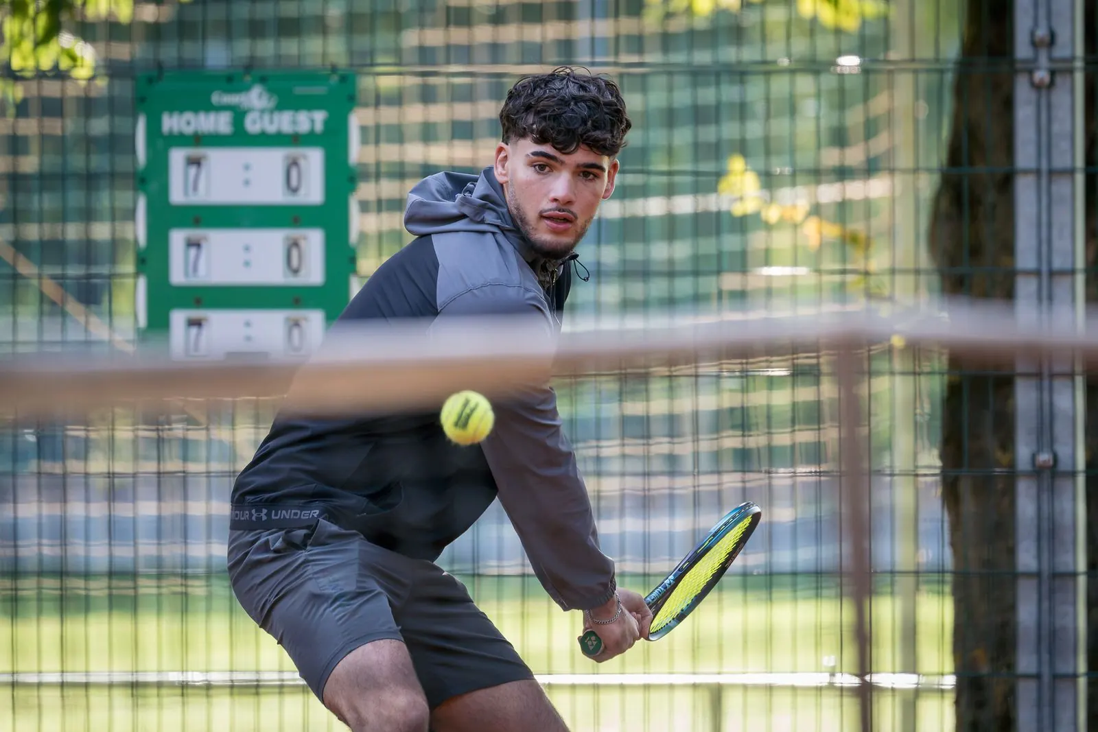 Spieler bei der Rückhand